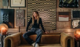 如何将艺术品挂在画廊墙上