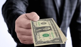 谁是伯明翰市收入最高的10名员工？