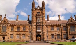 长期举办的书展宣布将“无现金化”，引发愤怒