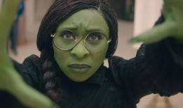 爱莉安娜·格兰德和辛西娅·埃里沃：《魔法坏女巫》的主演们是如何在片场结下友谊的