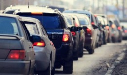 新的按英里收费被称为“严厉政策”，将“打击司机的口袋”