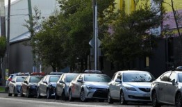 “它们是马路上的朱鹭”：悉尼郊区被出租车吞噬