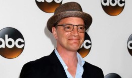 约书亚·马利纳的妻子梅丽莎·默温在结婚28年后提出离婚