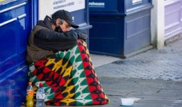 我自己的童年是安全的，但一代人正在被剥夺他们的童年