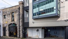 适度的都柏林4写字楼投资初始净收益率为7.44%