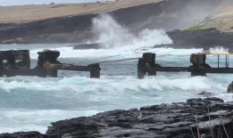 “Hone”在给夏威夷大岛带来洪水之后减弱为热带风暴