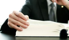 随着收费上涨，顶级律师事务所的利润激增