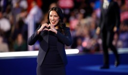 奥巴马感谢哈里斯、沃尔兹和拜登在民主党全国代表大会上的演讲：“卡玛拉是为你们而来的”