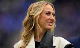 布列塔尼·马霍姆斯透露为什么她的第三次怀孕是“最难的”