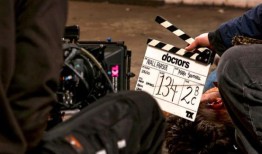 20多年后，BBC肥皂剧《医生》告别了“悲伤与快乐”