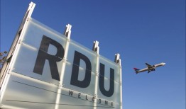 如何使7月4日的旅行更容易为您和您的家人，因为RDU准备破纪录的人群