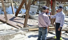 选举年的政治影响了飓风的恢复工作