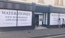 Romsey Waterstones：前M&Co商店的工作仍在继续