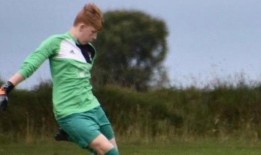 苏格兰少年足球运动员在比赛结束后几小时的恐怖撞车事故中失去双腿