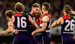 卡姆·麦卡锡：前弗里曼特尔码头队队友在他悲惨的死后分享敬意