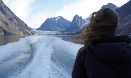 格陵兰岛寻求利用“最后机会旅游”