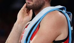 在米尔顿·多伊尔带领塔斯马尼亚队进入NBL决胜局后，珀斯野猫队的赛季结束了