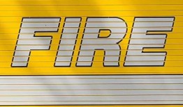 考艾岛的消防员在阿纳霍拉与丛林大火搏斗