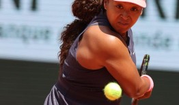 在纳达尔主导的法网公开赛上，大阪直美取得了胜利