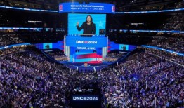 奥巴马感谢哈里斯、沃尔兹和拜登在民主党全国代表大会上的演讲：“卡玛拉是为你们而来的”