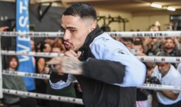 乔治·坎博索斯陶醉在与瓦西里·洛马琴科的IBF世界轻量级冠军赛前的劣势地位