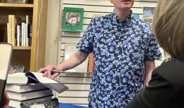 饮食失调威胁着他的生命;但现在他激励其他人活下去