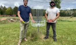 经济实惠，社交和户外：为什么飞盘高尔夫在体育课上蓬勃发展