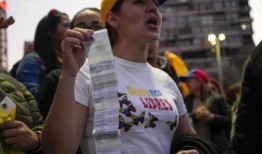 这个国家将在十月过圣诞节人们不快乐