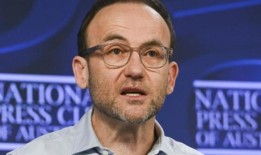 商界领袖抨击亚当？班特的过度利得税是“经济破坏”