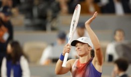 斯瓦泰克击败法网预选赛，开始法网防守