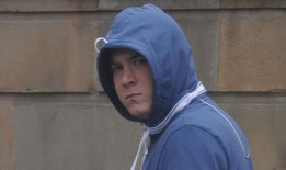 苏格兰超级黑帮成员是凯文·沙比尔·卡罗尔的亲密盟友并将胡德撞死