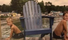 威斯康星大学麦迪逊分校的学生科林·派克进入了他哥哥去世前的实习