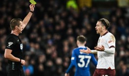 曼城队的格林利什在比赛中被盗