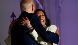 巴基斯坦编剧Khalilur Rehman Qamar在拉合尔被女人引诱，绑架和抢劫